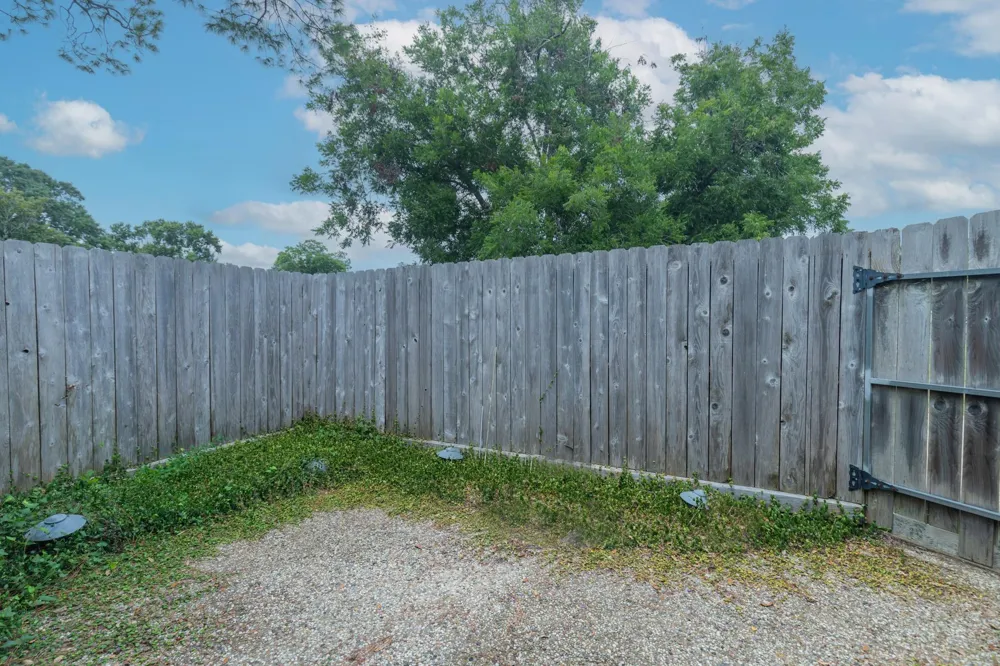 921 Victoria Drive Richmond, TX 77469