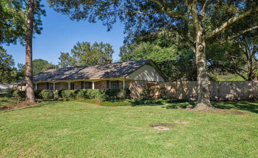 921 Victoria Drive Richmond, TX 77469