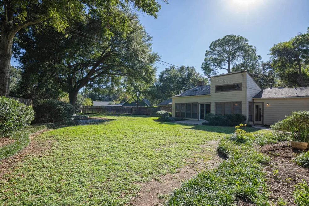 921 Victoria Drive Richmond, TX 77469