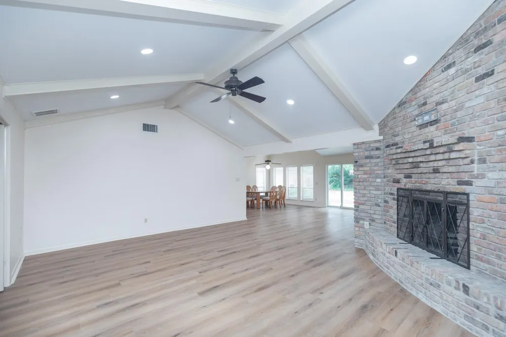 921 Victoria Drive Richmond, TX 77469