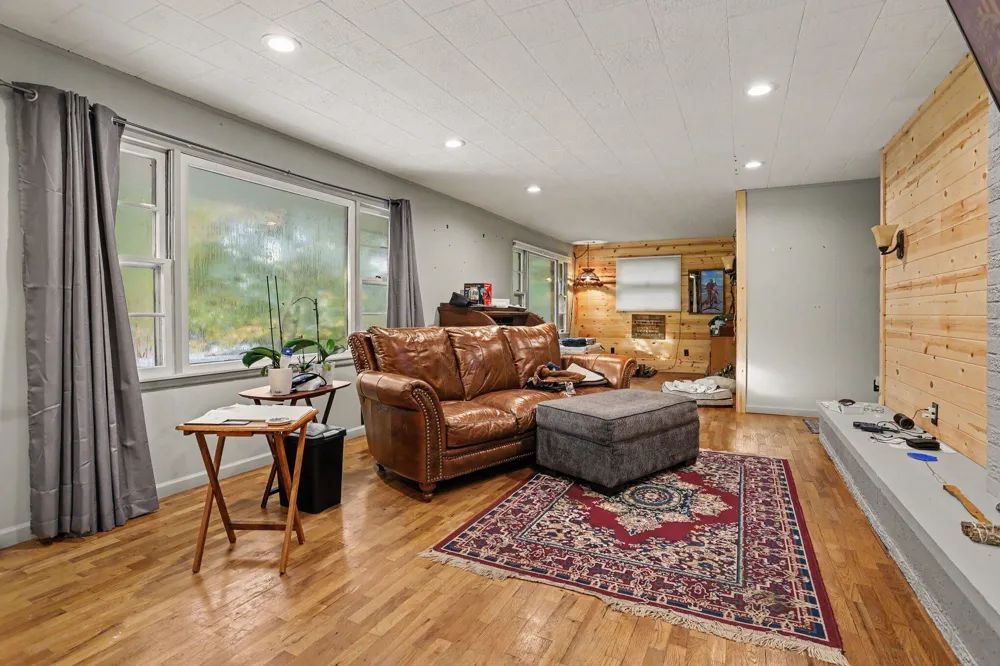 15132 E Augusta Drive Augusta, MI 49012
