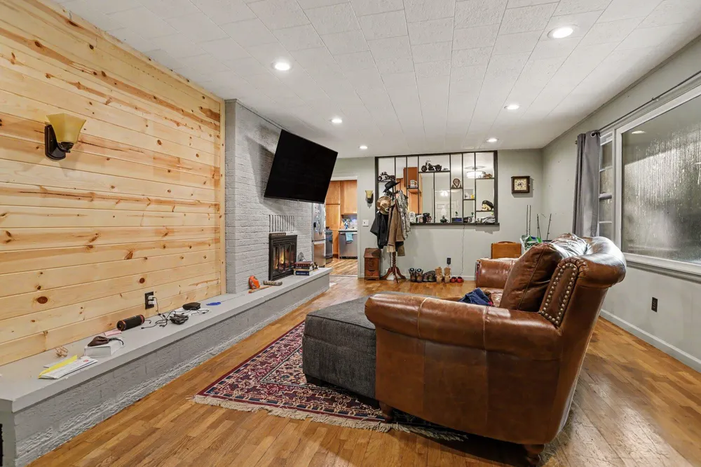 15132 E Augusta Drive Augusta, MI 49012