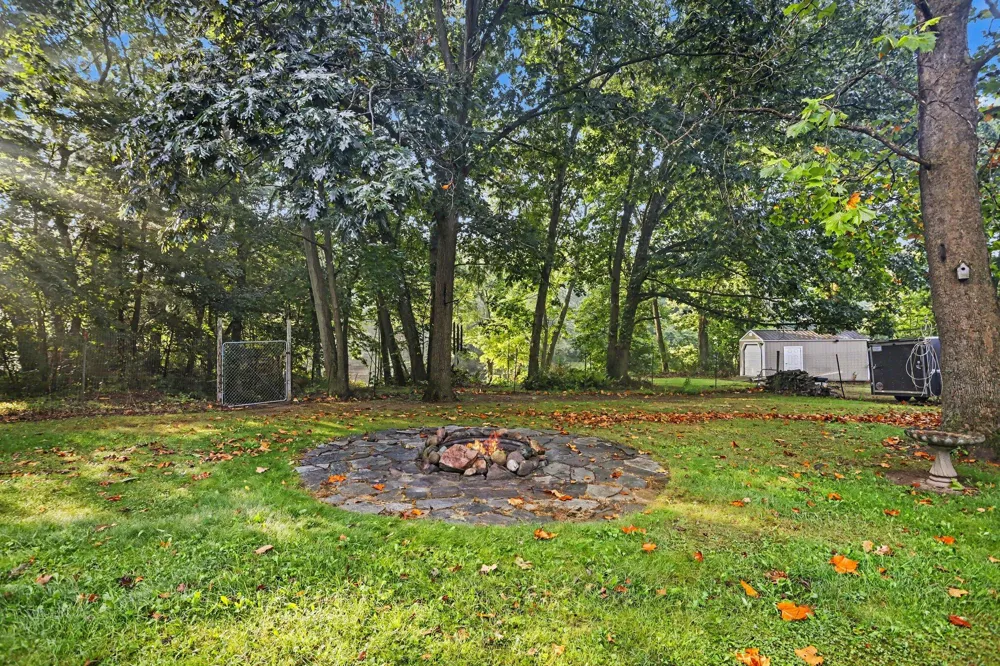 15132 E Augusta Drive Augusta, MI 49012