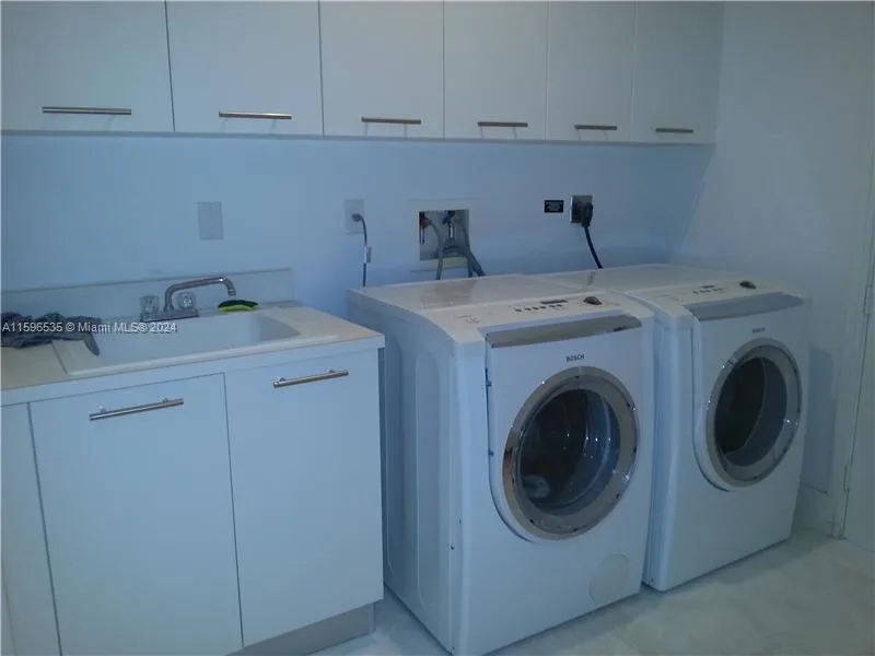 900 Brickell Key Blvd #2803 Miami, FL 33131