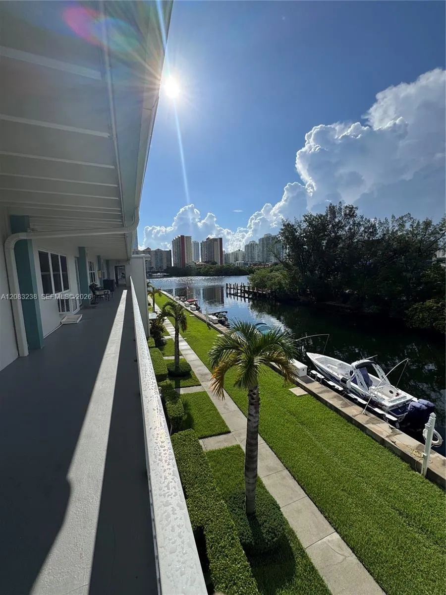 3922 NE 166th St #S305 North Miami Beach, FL 33160