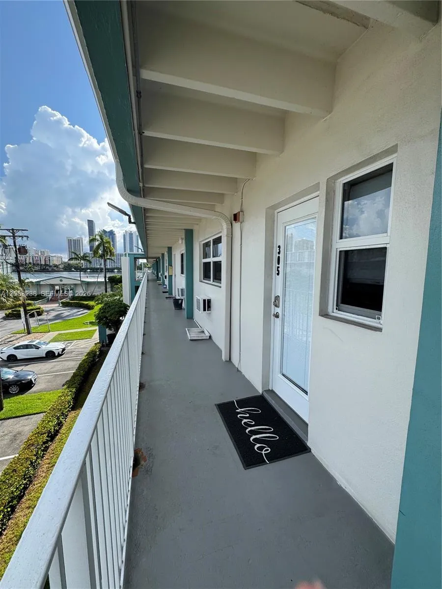 3922 NE 166th St #S305 North Miami Beach, FL 33160