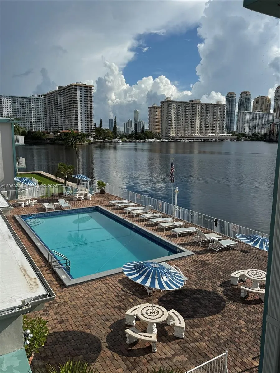3922 NE 166th St #S305 North Miami Beach, FL 33160