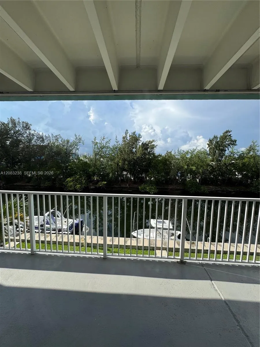 3922 NE 166th St #S305 North Miami Beach, FL 33160