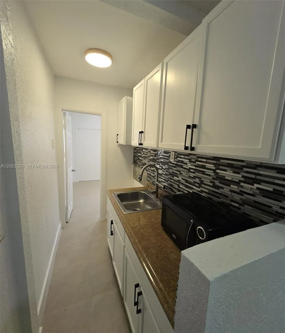 4130 SW 19th St #3 West Park, FL 33023