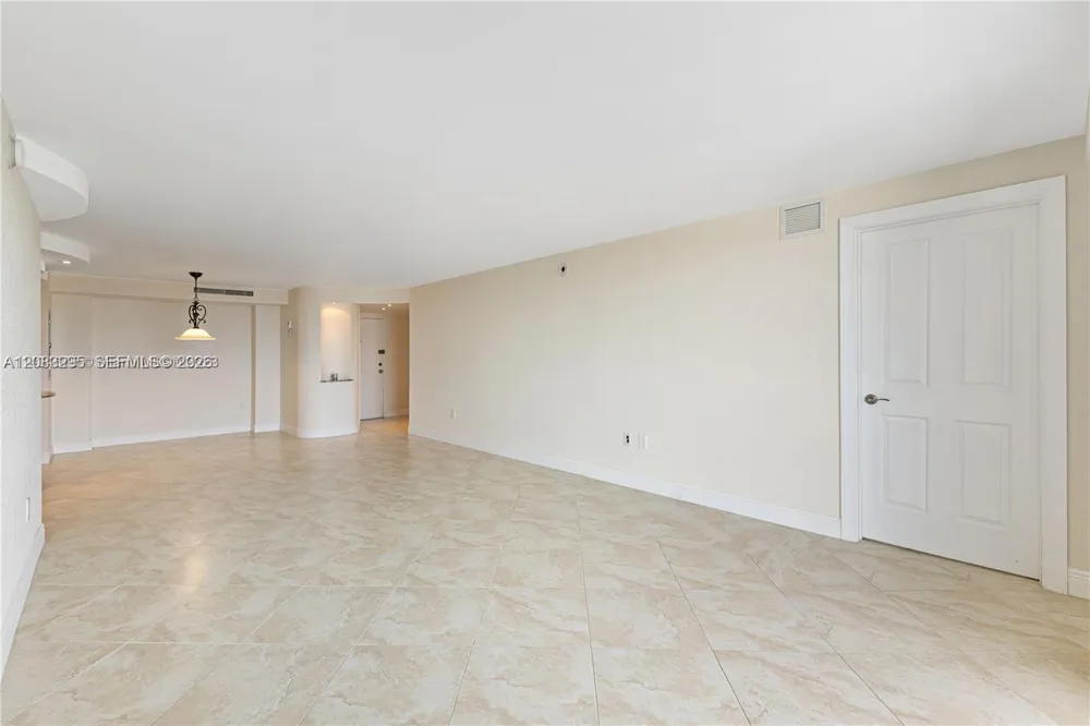 13155 Ixora Ct #905 North Miami, FL 33181