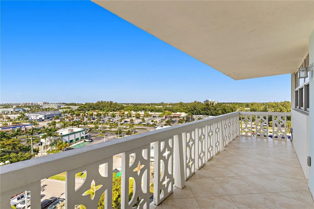 13155 Ixora Ct #905 North Miami, FL 33181