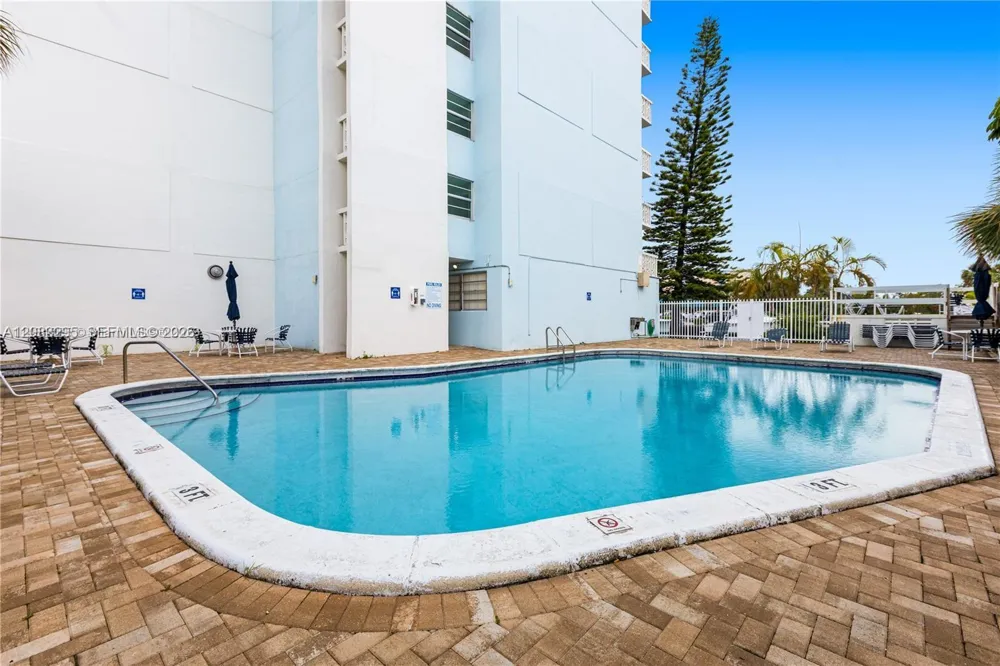 13155 Ixora Ct #905 North Miami, FL 33181