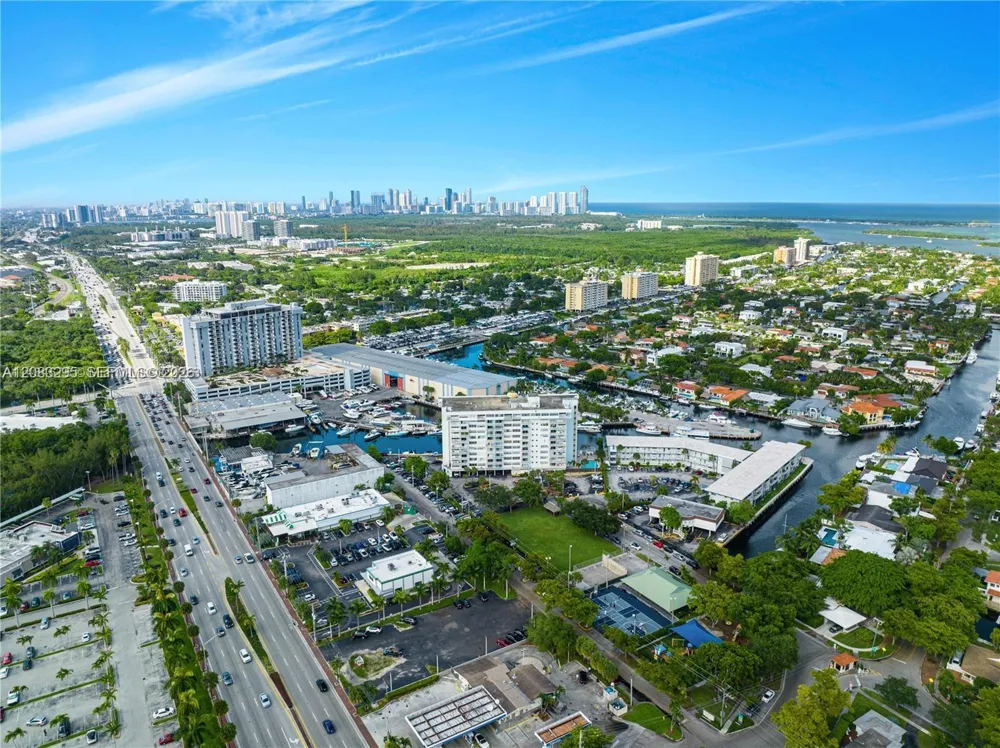 13155 Ixora Ct #905 North Miami, FL 33181