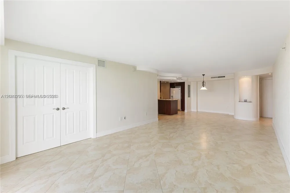 13155 Ixora Ct #905 North Miami, FL 33181