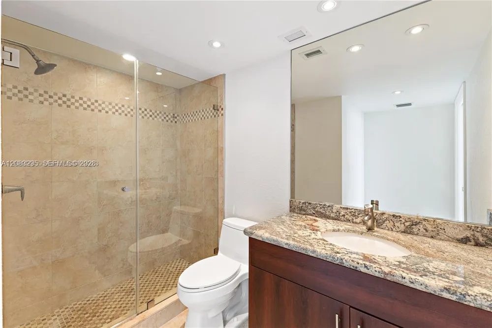 13155 Ixora Ct #905 North Miami, FL 33181