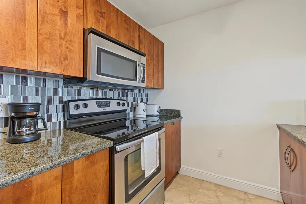 1200 BRICKELL BAY DRIVE #3419 Miami, FL 33131