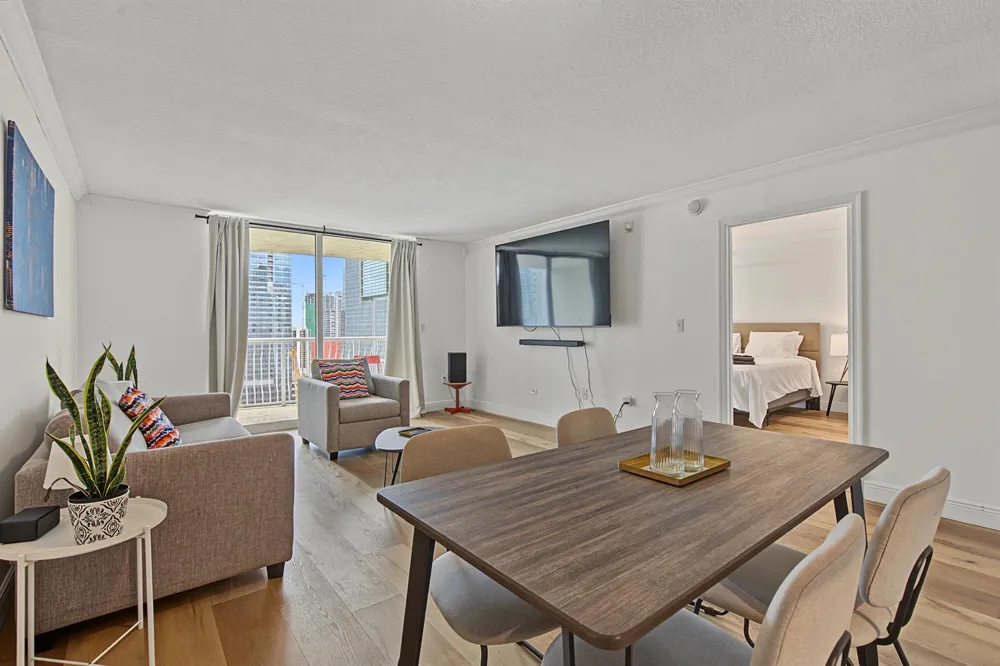 1200 BRICKELL BAY DRIVE #3419 Miami, FL 33131