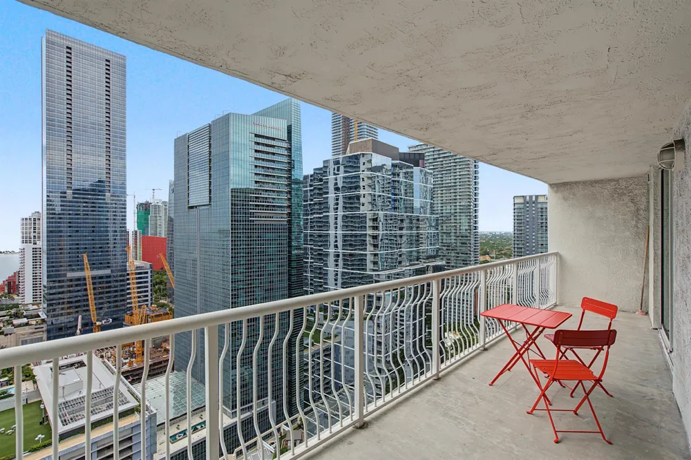 1200 BRICKELL BAY DRIVE #3419 Miami, FL 33131