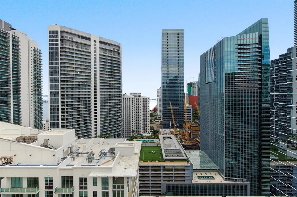 1200 BRICKELL BAY DRIVE #3419 Miami, FL 33131
