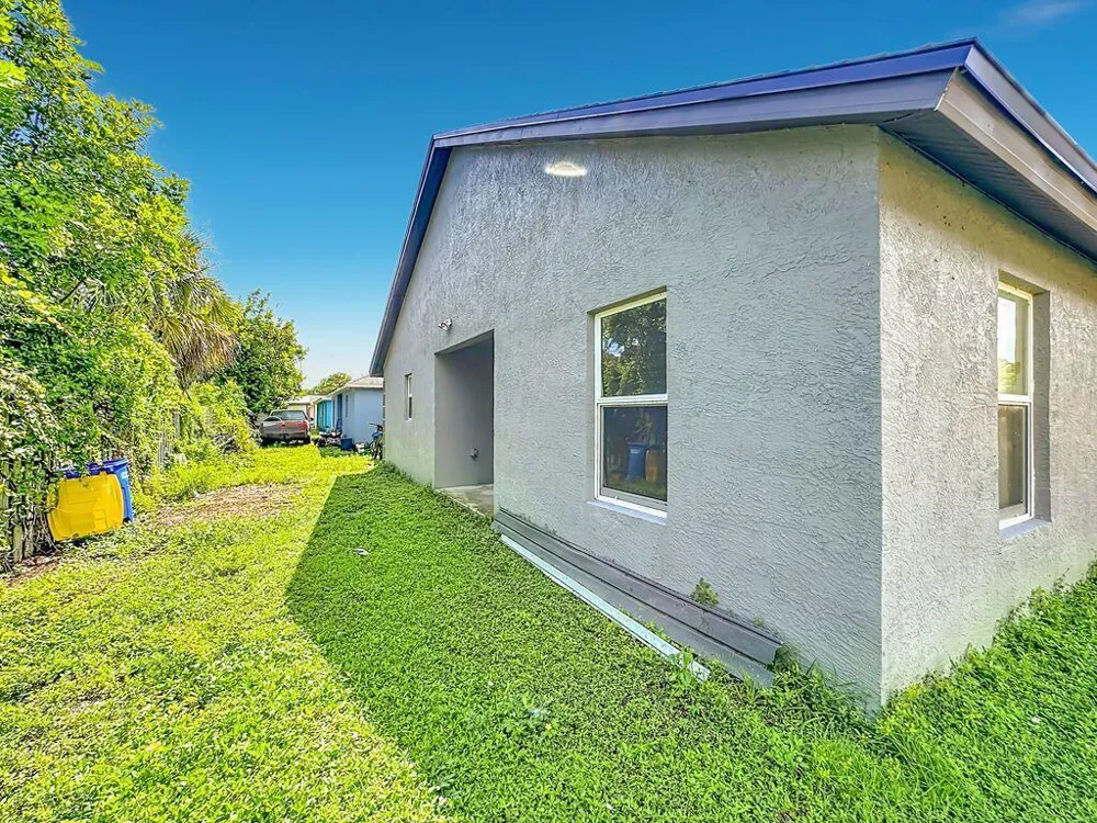 2914 ZORA NEAL DRIVE Fort Pierce, FL 34947