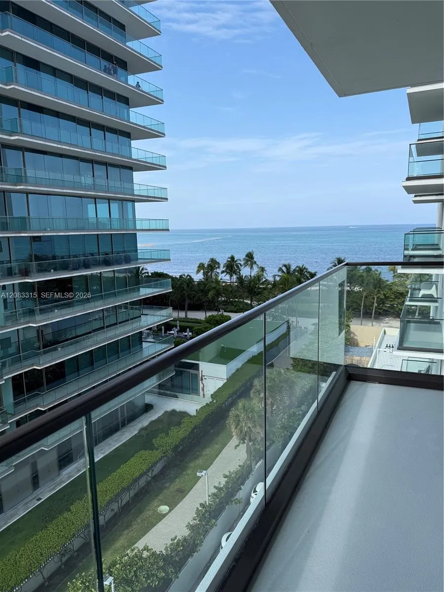10185 E Collins Ave #822 Bal Harbour, FL 33154