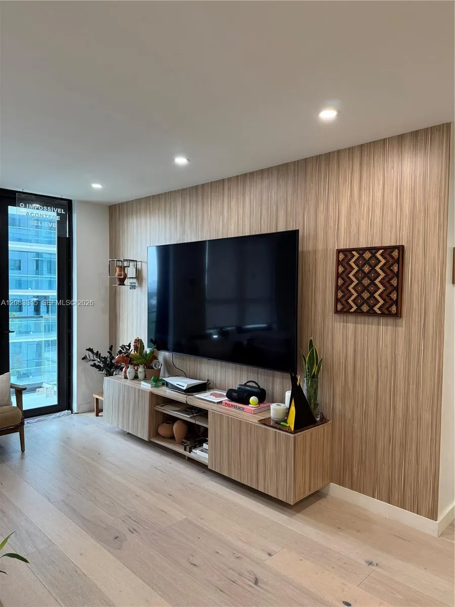 10185 E Collins Ave #822 Bal Harbour, FL 33154