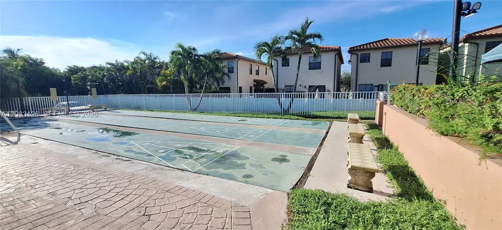 4990 E Sabal Palm Blvd #202 Tamarac, FL 33319