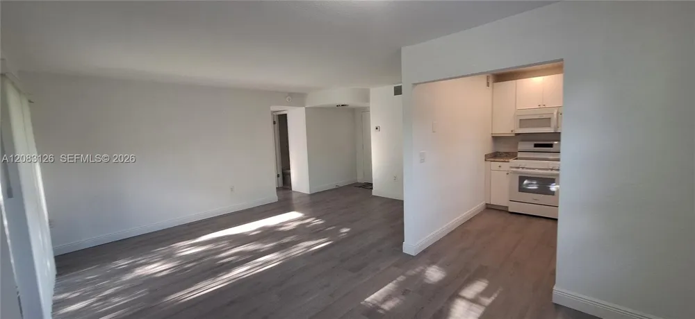 4990 E Sabal Palm Blvd #202 Tamarac, FL 33319