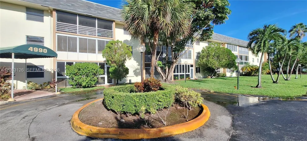 4990 E Sabal Palm Blvd #202 Tamarac, FL 33319