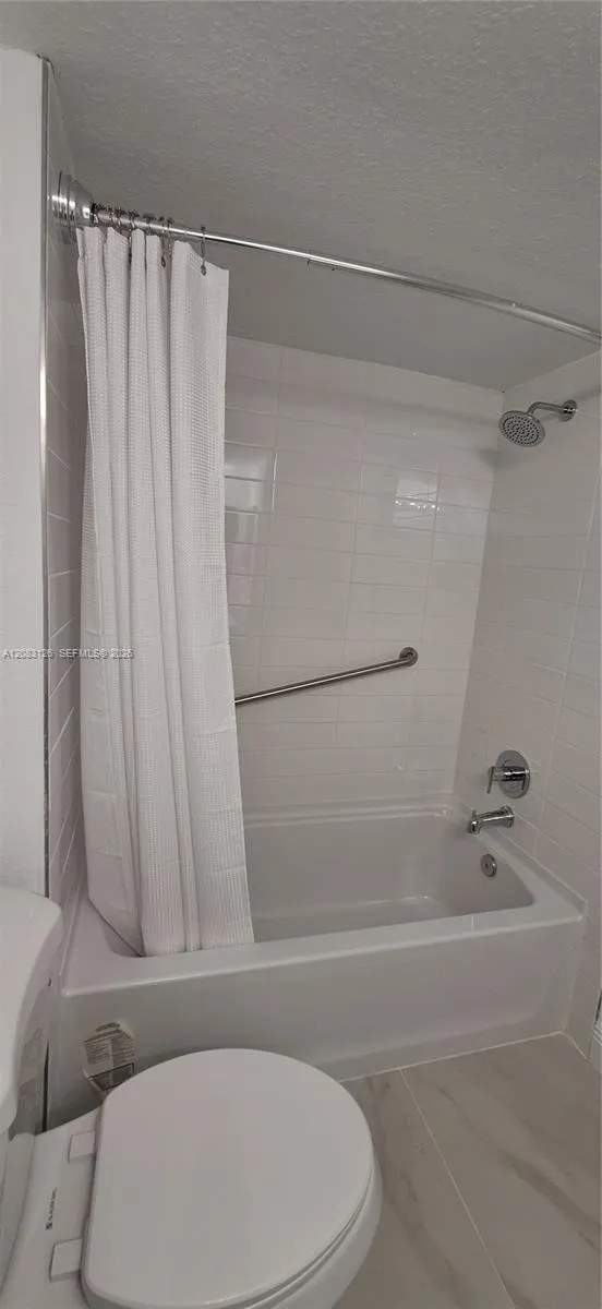 4990 E Sabal Palm Blvd #202 Tamarac, FL 33319