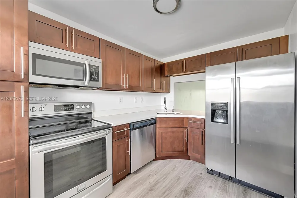 1801 NW 75th Ave #305 Plantation, FL 33313