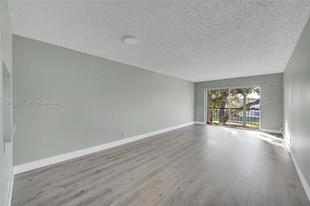 1801 NW 75th Ave #305 Plantation, FL 33313