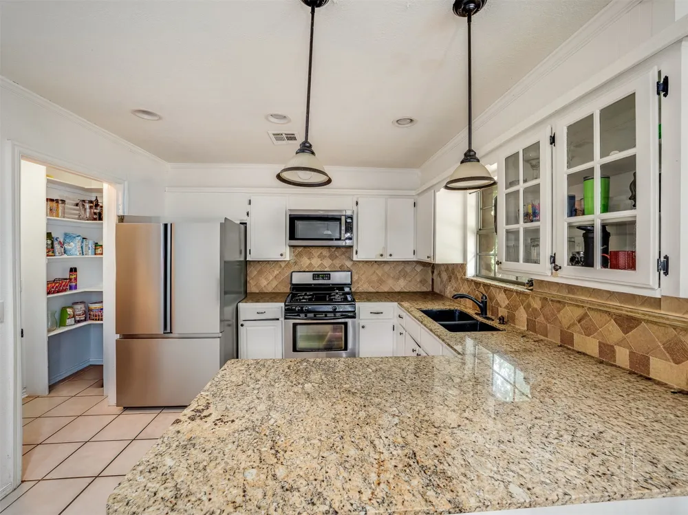 1100 W Knoxville Street Broken Arrow, OK 74012