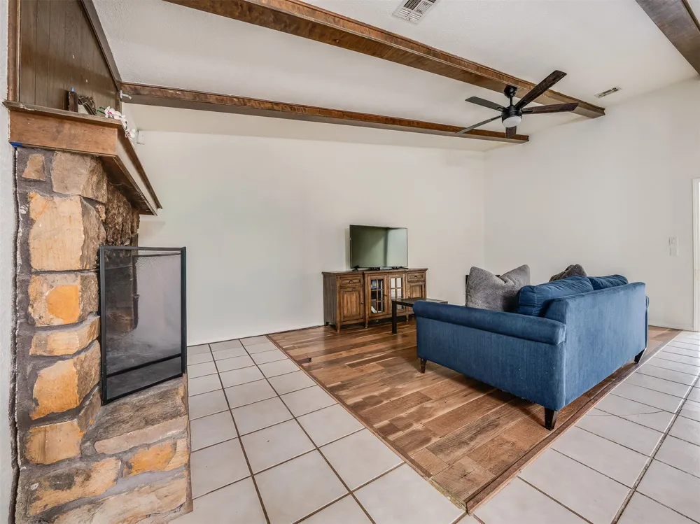1100 W Knoxville Street Broken Arrow, OK 74012