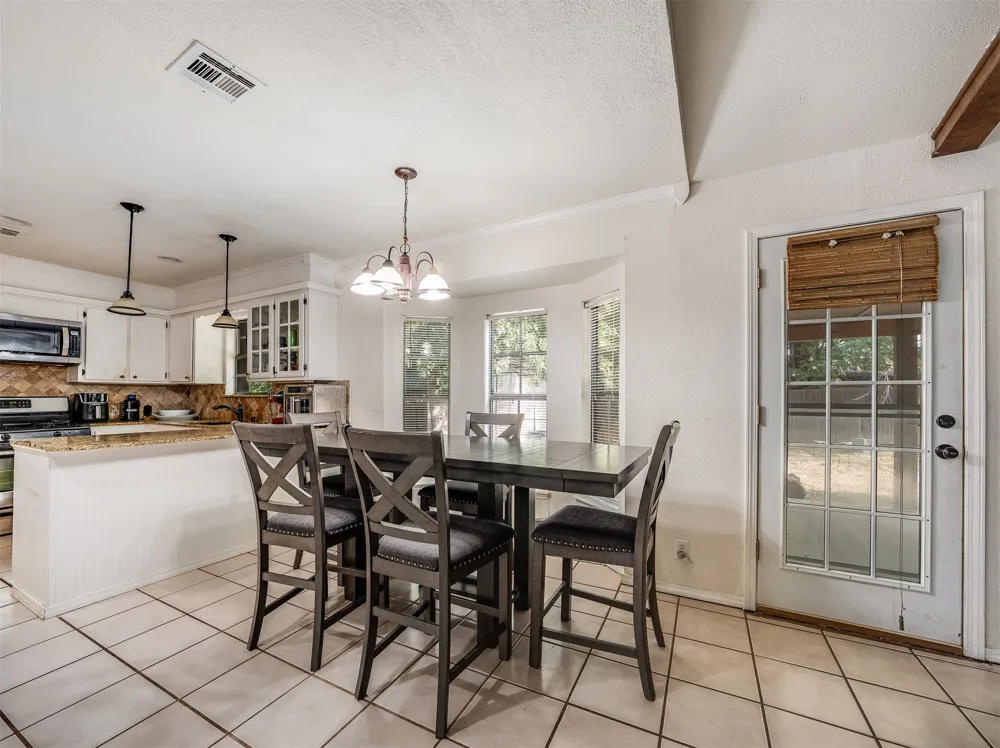1100 W Knoxville Street Broken Arrow, OK 74012