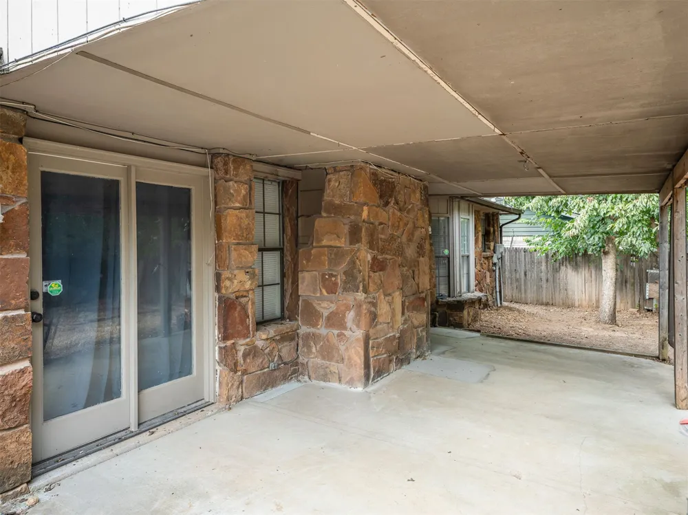 1100 W Knoxville Street Broken Arrow, OK 74012
