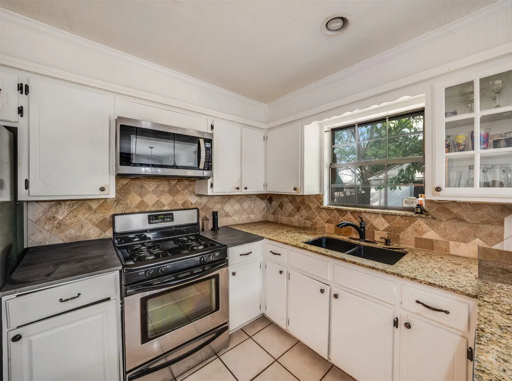 1100 W Knoxville Street Broken Arrow, OK 74012