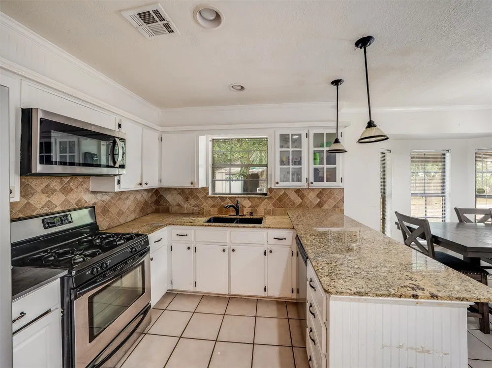 1100 W Knoxville Street Broken Arrow, OK 74012