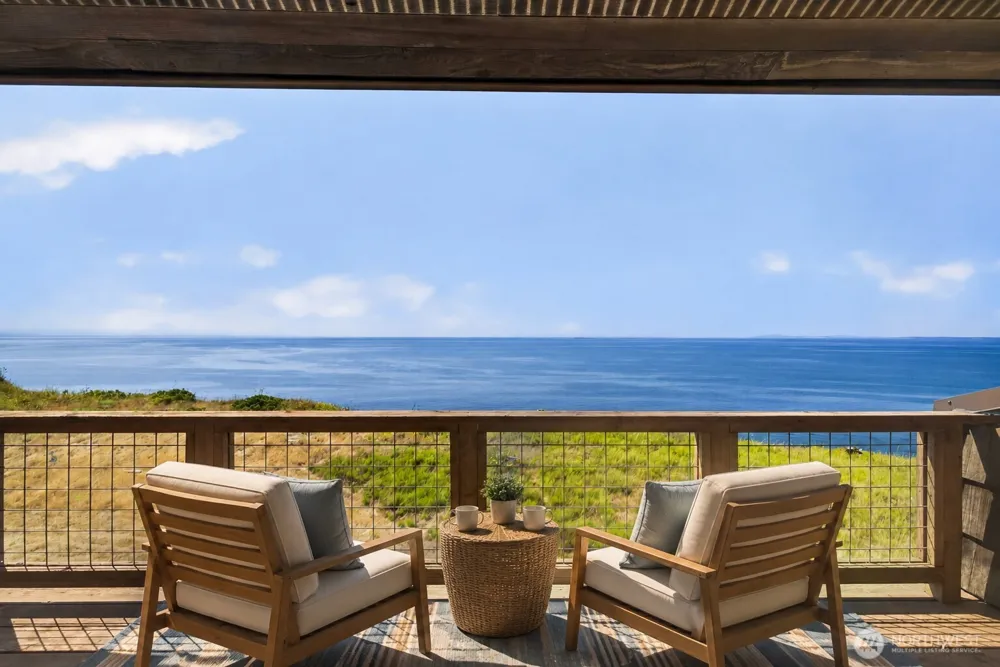 2285 W Beach Road #C Oak Harbor, WA 98277