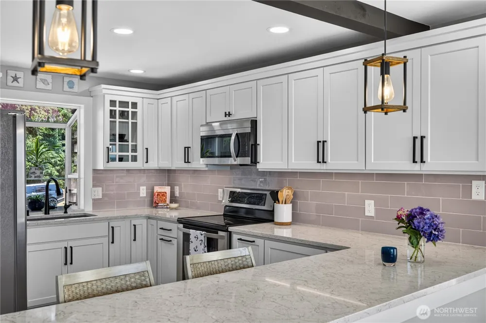 2285 W Beach Road #C Oak Harbor, WA 98277