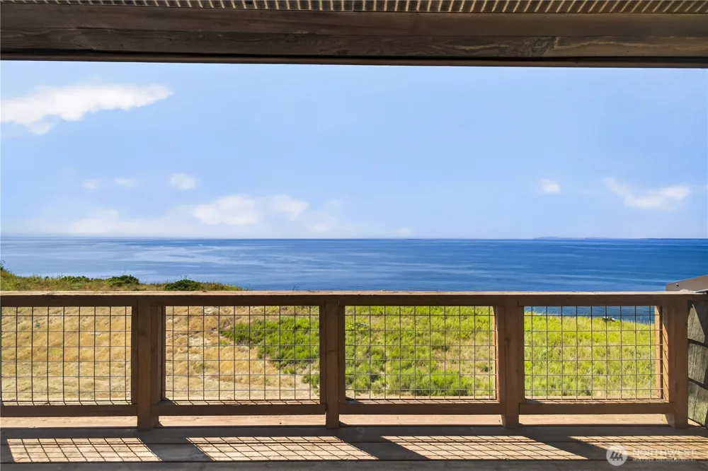 2285 W Beach Road #C Oak Harbor, WA 98277