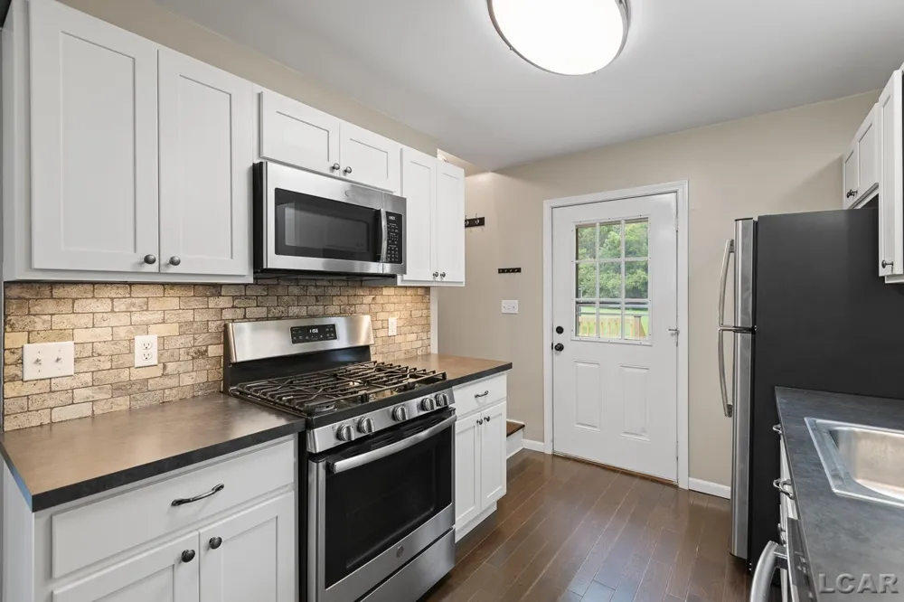3435 Adrian Highway Adrian City, MI 49221