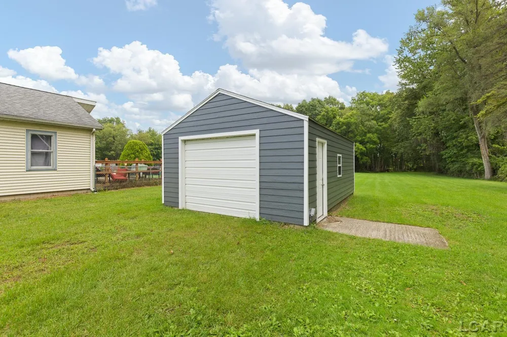 3435 Adrian Highway Adrian City, MI 49221
