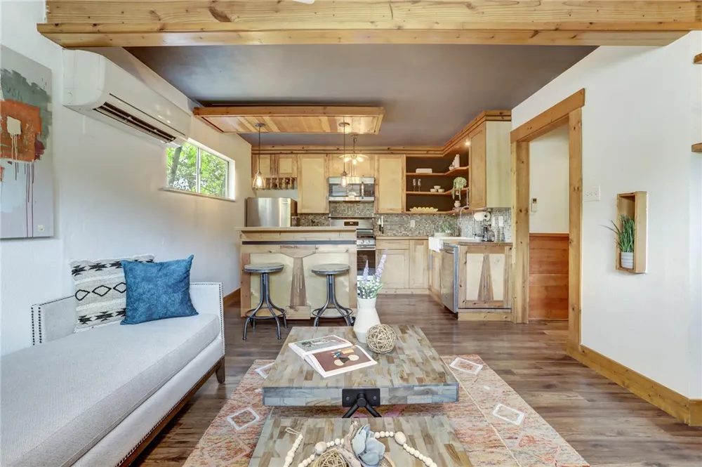 1007 Prospect Avenue Austin, TX 78702