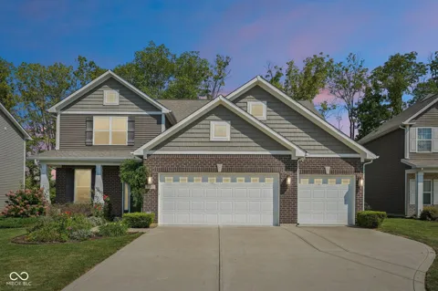 8722 Hollyhock Grove