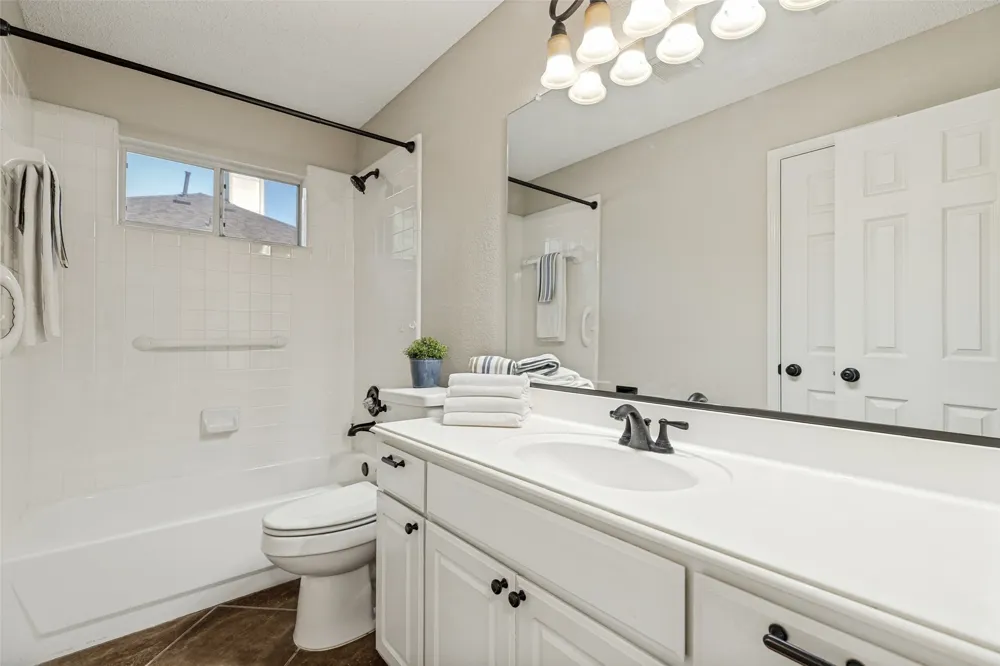 817 Aylesbury Drive Allen, TX 75002