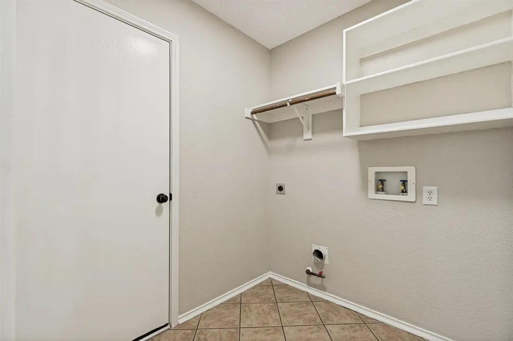 817 Aylesbury Drive Allen, TX 75002