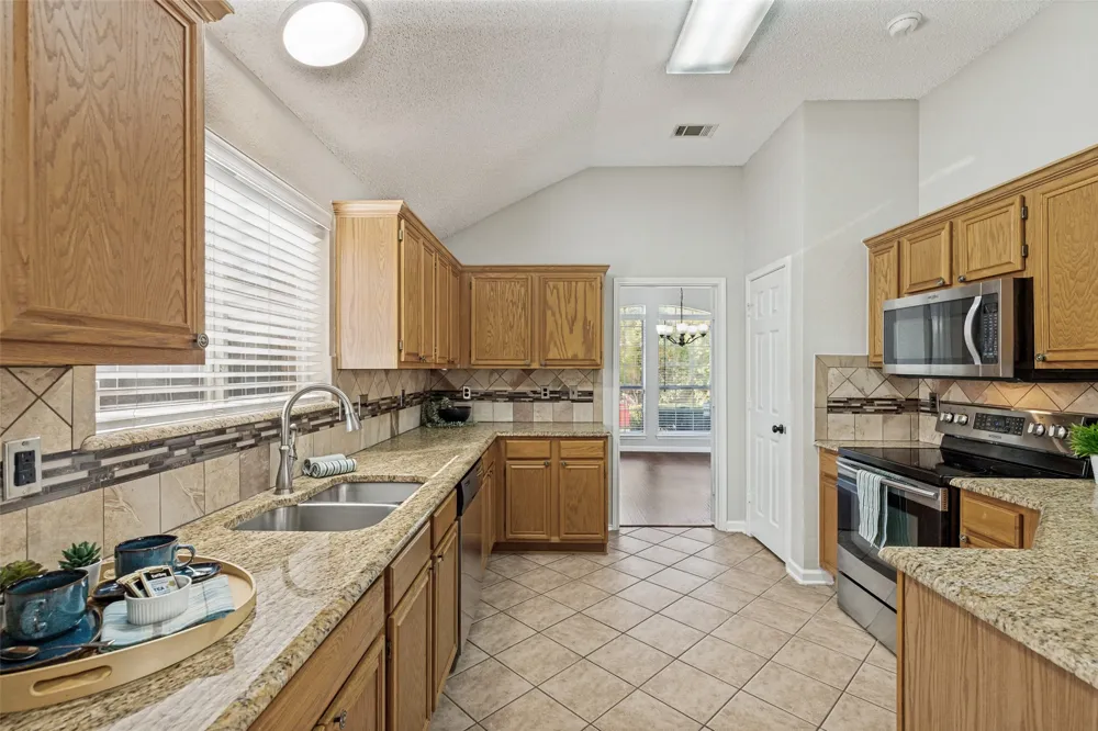 817 Aylesbury Drive Allen, TX 75002