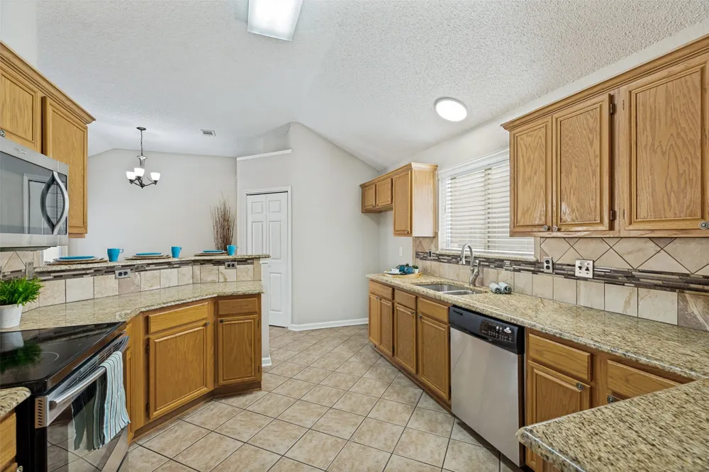 817 Aylesbury Drive Allen, TX 75002