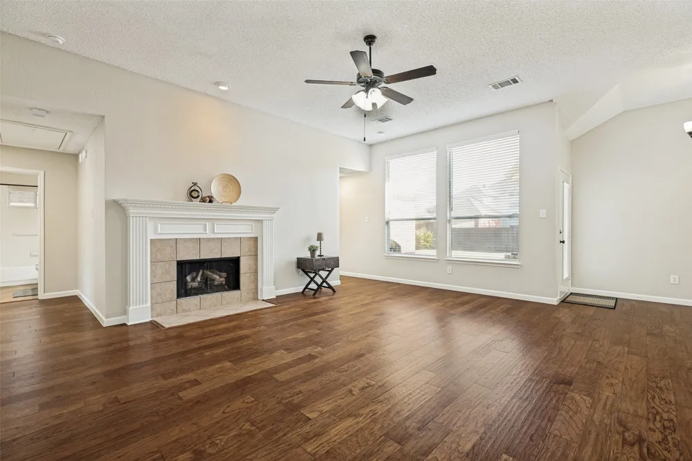 817 Aylesbury Drive Allen, TX 75002
